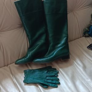 Knee-high Pollini leather boots.